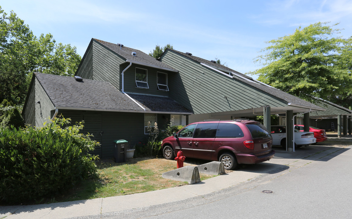 Peninsula Estates in Surrey, BC - Building Photo