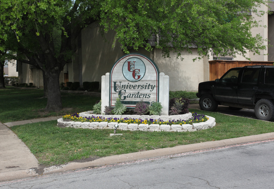 University Gardens Apartments in Waxahachie, TX - Building Photo