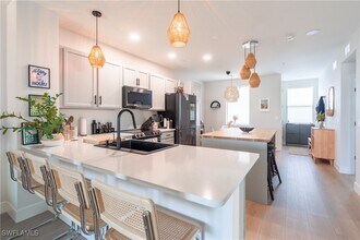 15126 Palmer Lake Cir in Naples, FL - Building Photo - Building Photo