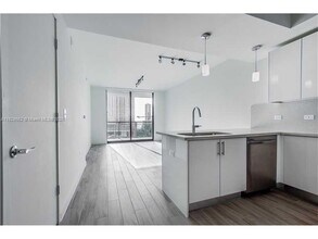 999 SW 1st Ave, Unit 1810 in Miami, FL - Building Photo - Building Photo
