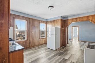 857 S 1st St in New Bedford, MA - Foto de edificio - Building Photo