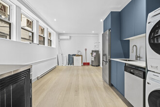 2068 Lincoln Av in Montréal, QC - Building Photo - Building Photo