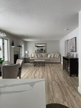 5212 SE 31st St in Des Moines, IA - Foto de edificio - Building Photo