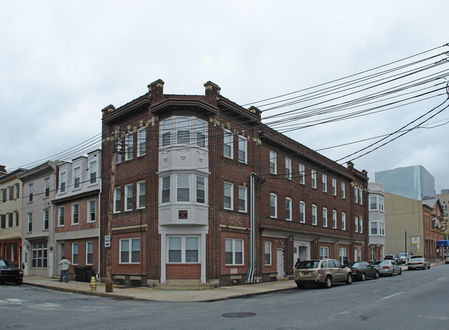 Courtyard Apartments