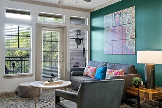 6500 Champion Grandview Way in Austin, TX - Building Photo - Building Photo