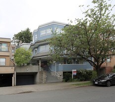 The Magnolia in Vancouver, BC - Building Photo