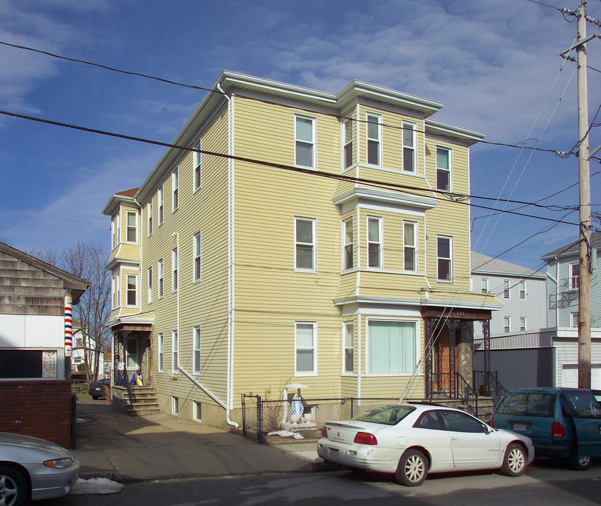 225 Almond St in Fall River, MA - Building Photo