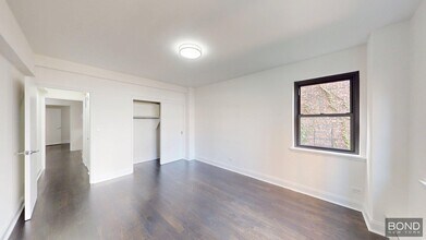 219 E 69th St in New York, NY - Building Photo - Building Photo