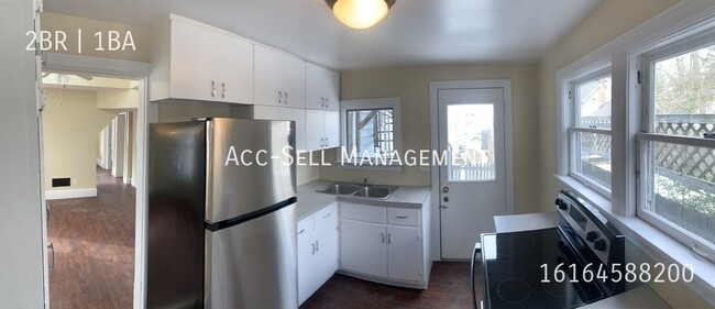 104 Diamond Ave SE-Unit -1 in Grand Rapids, MI - Foto de edificio - Building Photo