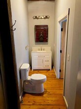 923 Elm St, Unit 923 Elm St second floor in Manchester, NH - Building Photo - Building Photo