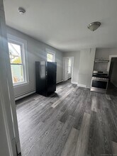 53-57 Palisade Ave-Unit -2nd floor in Bridgeport, CT - Building Photo - Building Photo