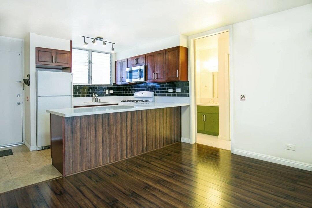 1122 Kinau St in Honolulu, HI - Building Photo
