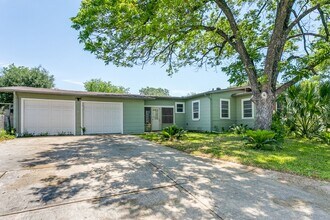 231 Sutton Dr in San Antonio, TX - Building Photo - Building Photo