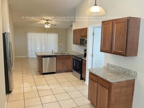 536 Napa Valley Cir in Valrico, FL - Foto de edificio - Building Photo