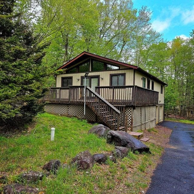 7032 Vista Dr in Tobyhanna, PA - Building Photo - Building Photo