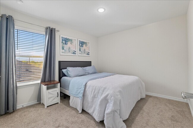 8129 Trudy Ln in Fort Worth, TX - Foto de edificio - Building Photo