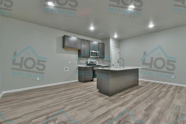2805 Josie Circle in Midwest City, OK - Building Photo - Building Photo