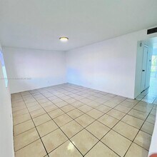 5721 Blueberry Ct in Lauderhill, FL - Building Photo - Building Photo