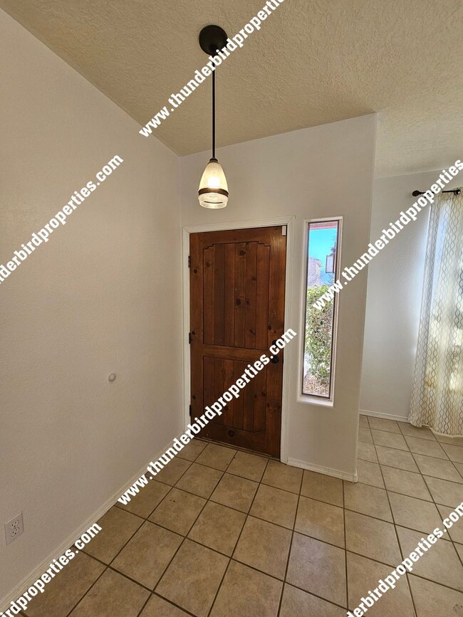 10519 Rosefinch Dr NW in Albuquerque, NM - Building Photo - Building Photo