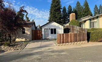 8303 Crestshire Cir in Orangevale, CA - Building Photo