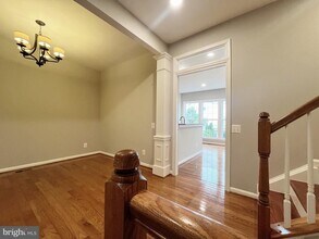 4996 Centreville Farms Rd in Centreville, VA - Building Photo - Building Photo