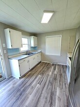 28243 W Fox River Rd in Cary, IL - Foto de edificio - Building Photo