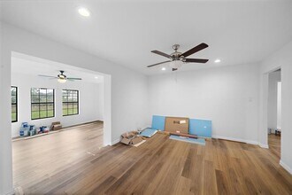 15722 Treichel Rd in Tomball, TX - Building Photo - Building Photo