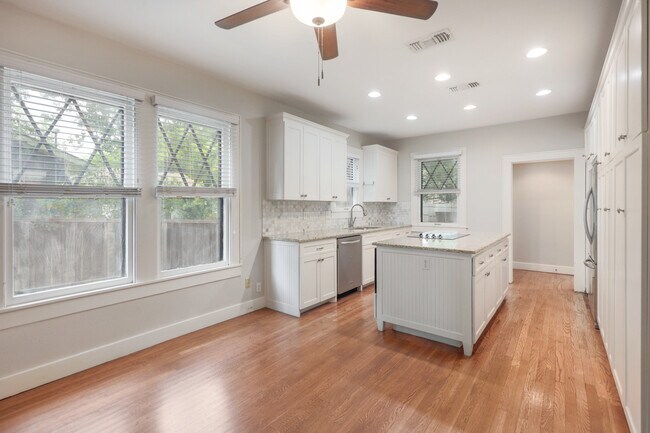 4007 Duval St in Austin, TX - Building Photo - Building Photo