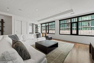 668 N Kingsbury St in Chicago, IL - Building Photo - Building Photo