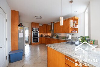 1808 W Grand Ave, Unit 3 in Chicago, IL - Building Photo - Building Photo