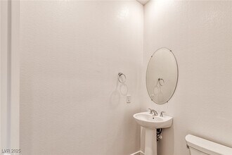 643 Grey Saker St in Las Vegas, NV - Building Photo - Building Photo