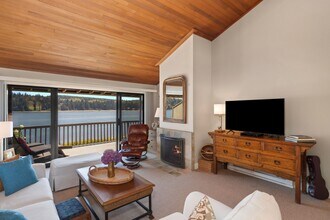 80 Cascade Pl in Port Ludlow, WA - Building Photo - Building Photo