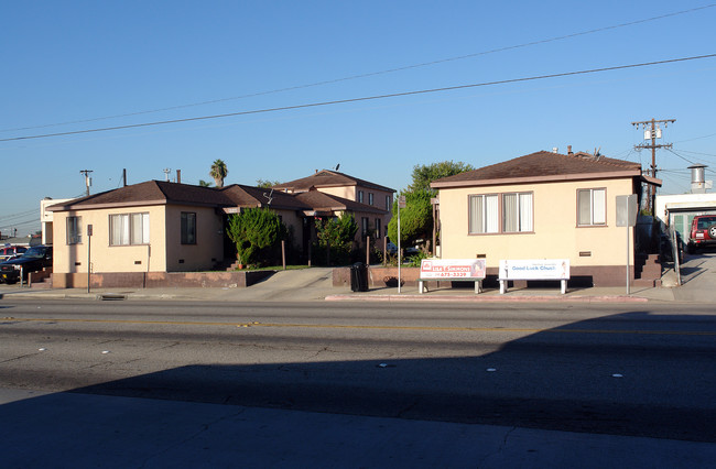 13215-13221 Inglewood Ave in Hawthorne, CA - Building Photo - Building Photo