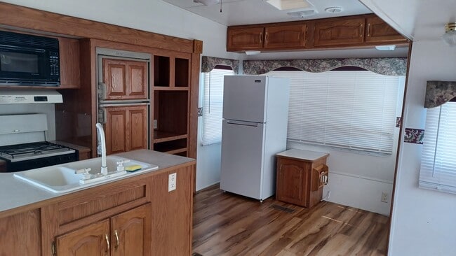5030 Cord Ave, Unit Unit #RV in Pico Rivera, CA - Building Photo - Building Photo