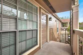 1880 White Oak Dr in Houston, TX - Building Photo - Building Photo