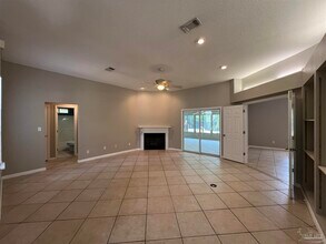 5784 Twisted Oak Ct in Pace, FL - Building Photo - Building Photo