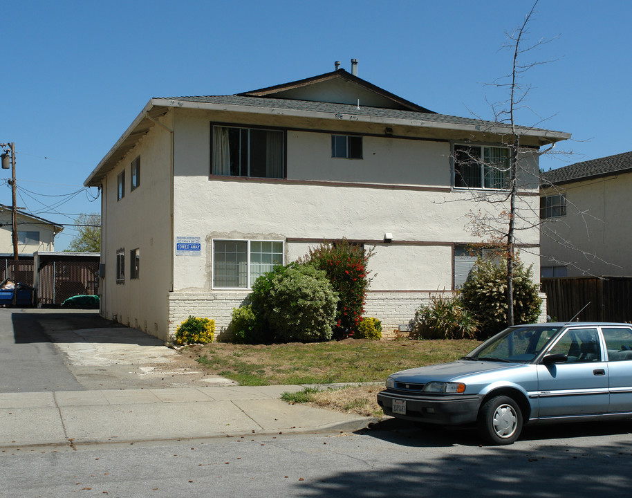 641 La Grande Dr in Sunnyvale, CA - Building Photo