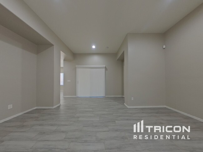 22160 W Shadow Dr in Buckeye, AZ - Building Photo - Building Photo