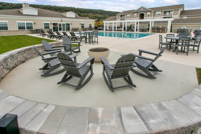 Preserve at Whispering Woods in Coraopolis, PA - Building Photo - Building Photo