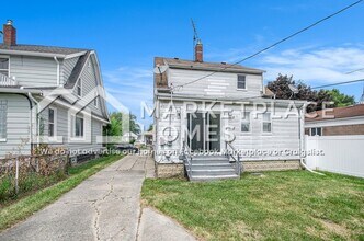 8460 Chalmers Ave in Warren, MI - Building Photo - Building Photo