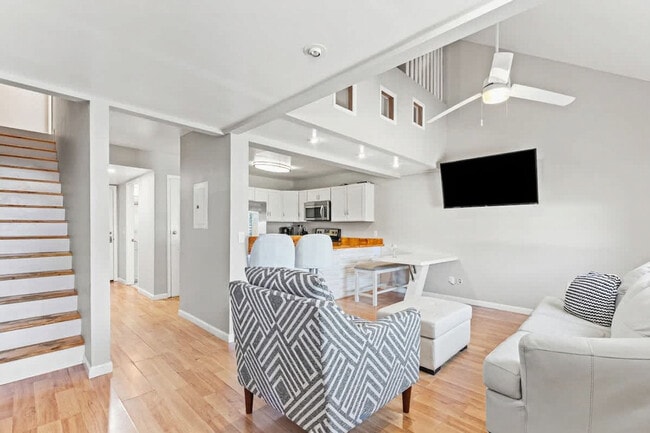 5218 Beach Dr in Panama City, FL - Foto de edificio - Building Photo