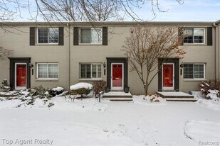 1724 Graefield Rd in Birmingham, MI - Building Photo