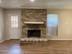 715 Oakwood Ln in Arlington, TX - Building Photo - Building Photo
