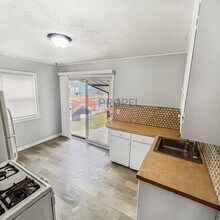 27645 Avondale St in Inkster, MI - Building Photo - Building Photo