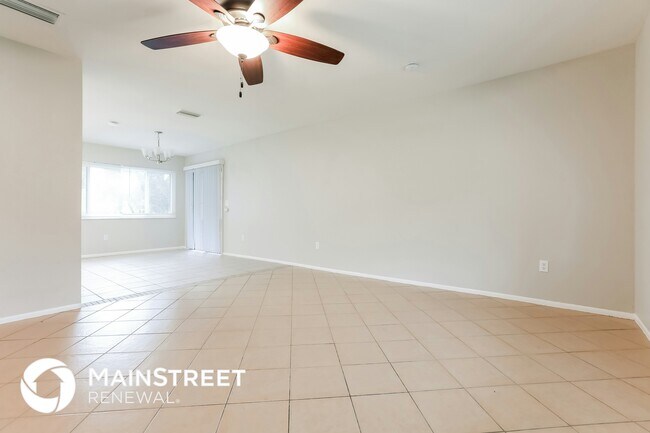 4403 Tollefson Ave in North Port, FL - Foto de edificio - Building Photo