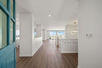 101 Vía Colusa in Redondo Beach, CA - Building Photo - Building Photo