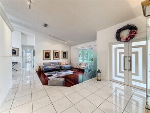 10462 SW 121st St in Miami, FL - Building Photo - Building Photo