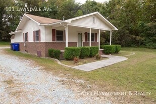 101 Lawndale Ave in Hillsborough, NC - Building Photo