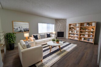 11315 Moorpark St in Los Angeles, CA - Building Photo - Building Photo