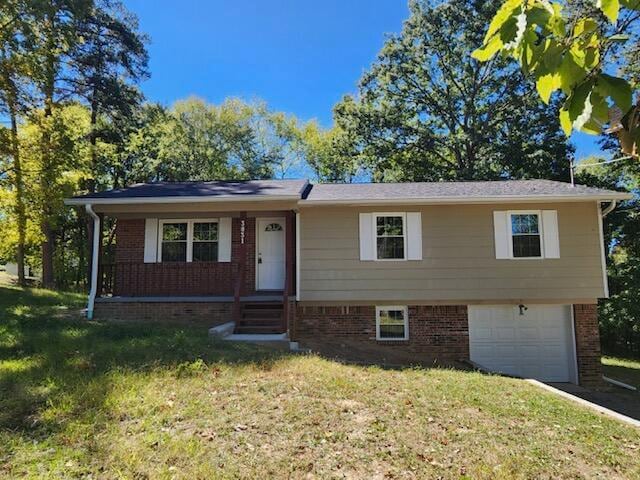 property at 3831 Greendale Pl NE